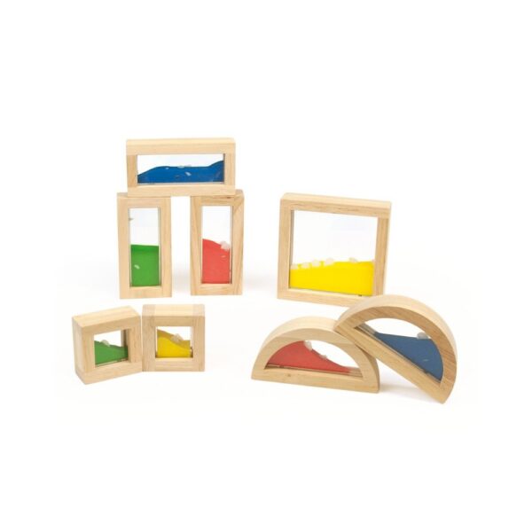 Set od 8 drvenih kocaka sa šarenim pijeskom i školjkama